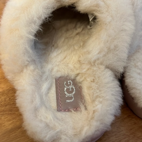 Ugg slipper - Picture 2 of 6
